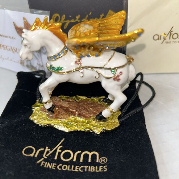 Pegasus Hinged Enamel Magnetic Jewel Trinket Box Art Form Collectible - Picture 5 of 12